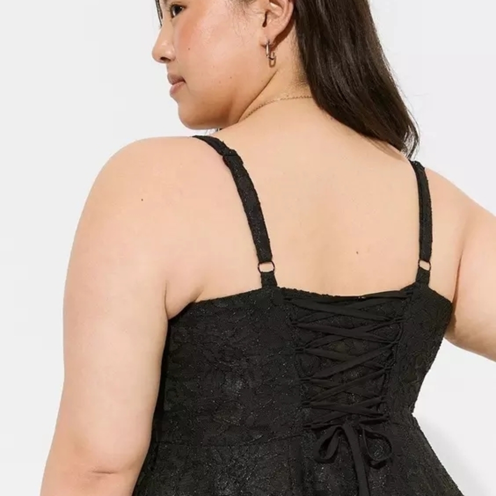 NWT Torrid Metallic Lace Up Back Dress- Size 20 - Picture 3 of 9